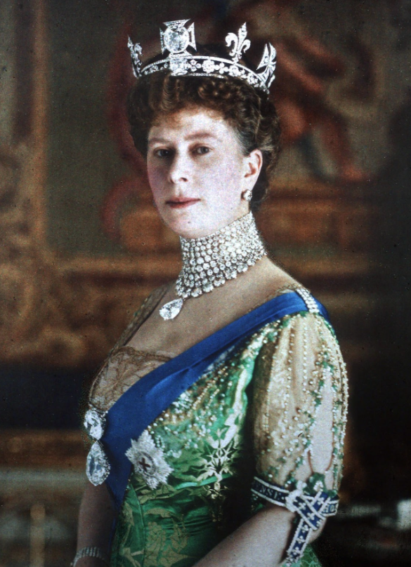 Queen Mary wearing Cullinans